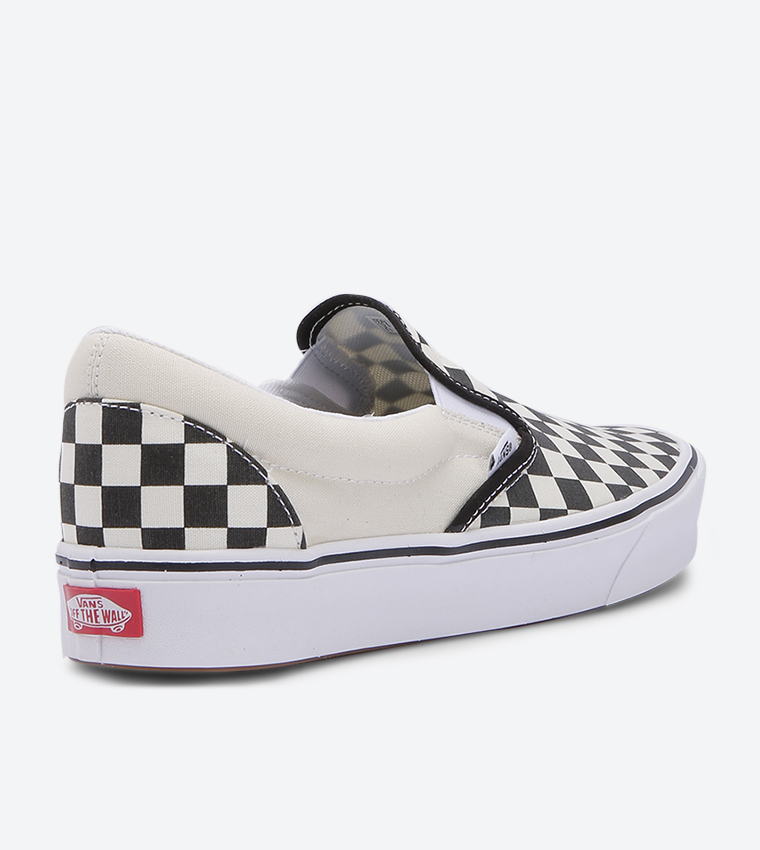 Ua Comfycush Checks Pattern Round Toe Slip-Ons - Black