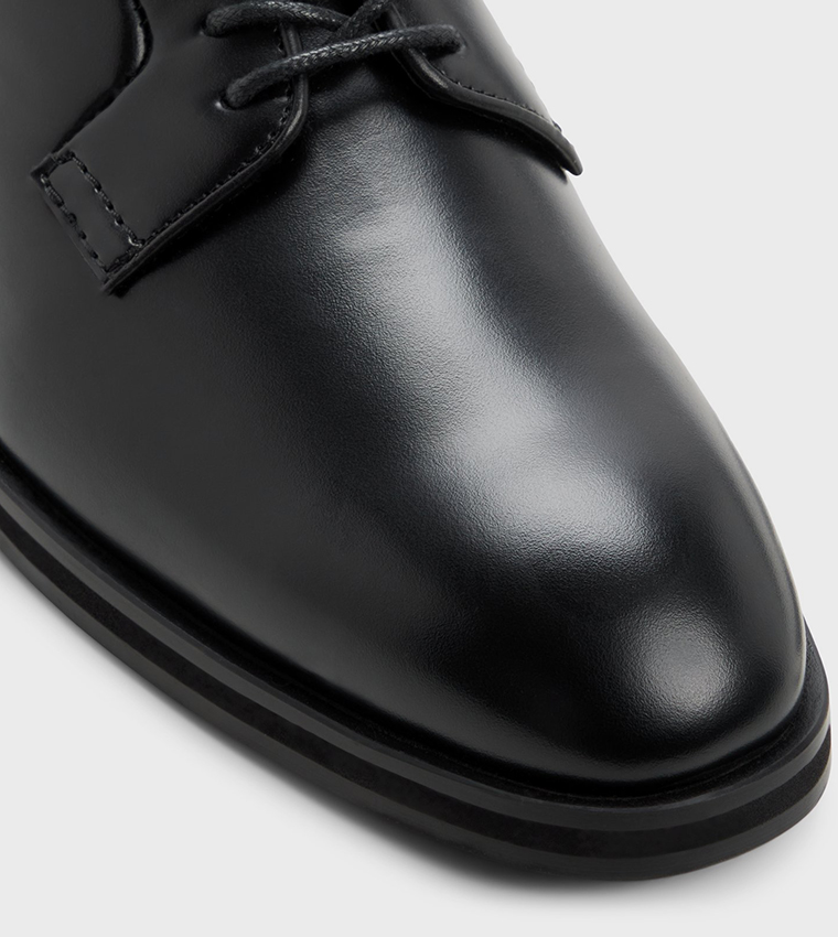 WHITTIER Solid Lace-Up Shoes