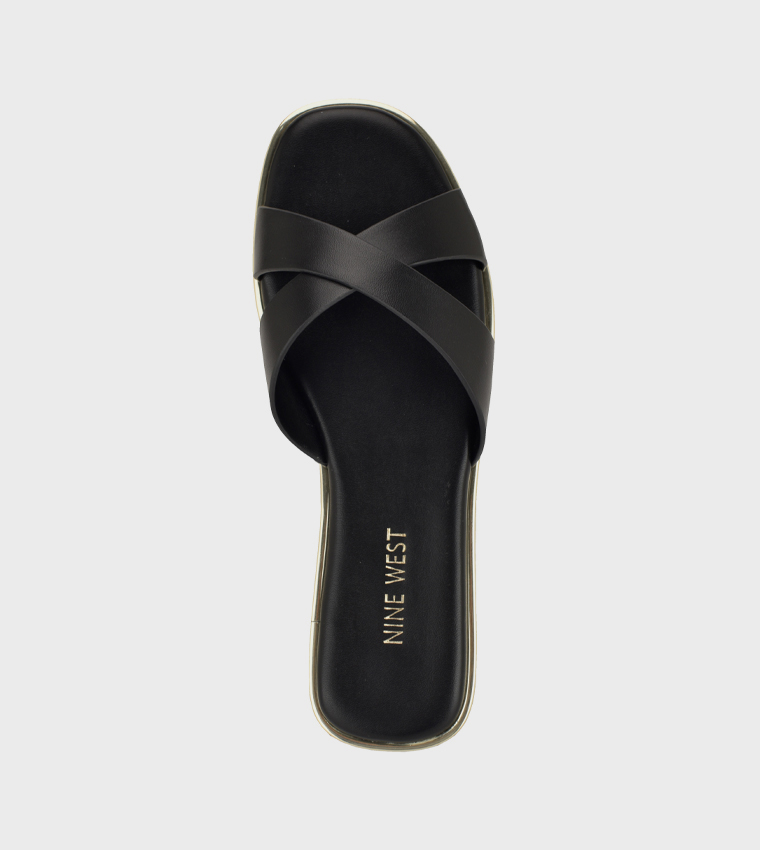 ناين وست  الصنادل المسطحة - أسود Flat Sandals