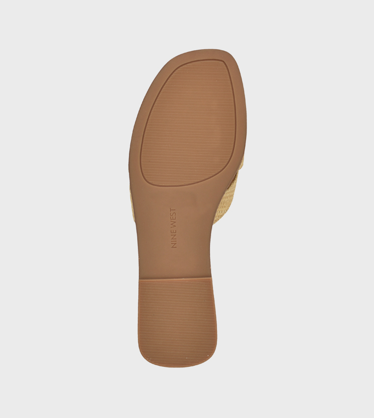 ناين وست  الصنادل المسطحة - لحمي Flat Sandals