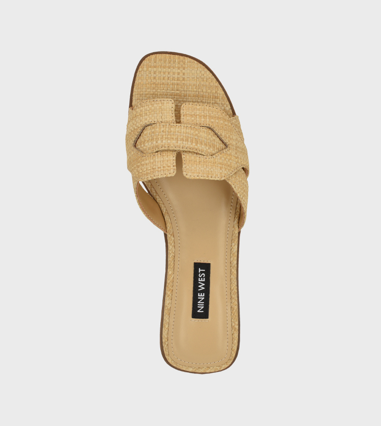 ناين وست  الصنادل المسطحة - لحمي Flat Sandals
