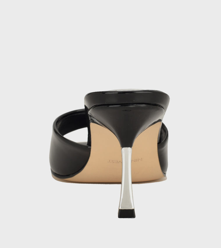 صندل نسائي لاميل بكعب ومقدمة مربعة