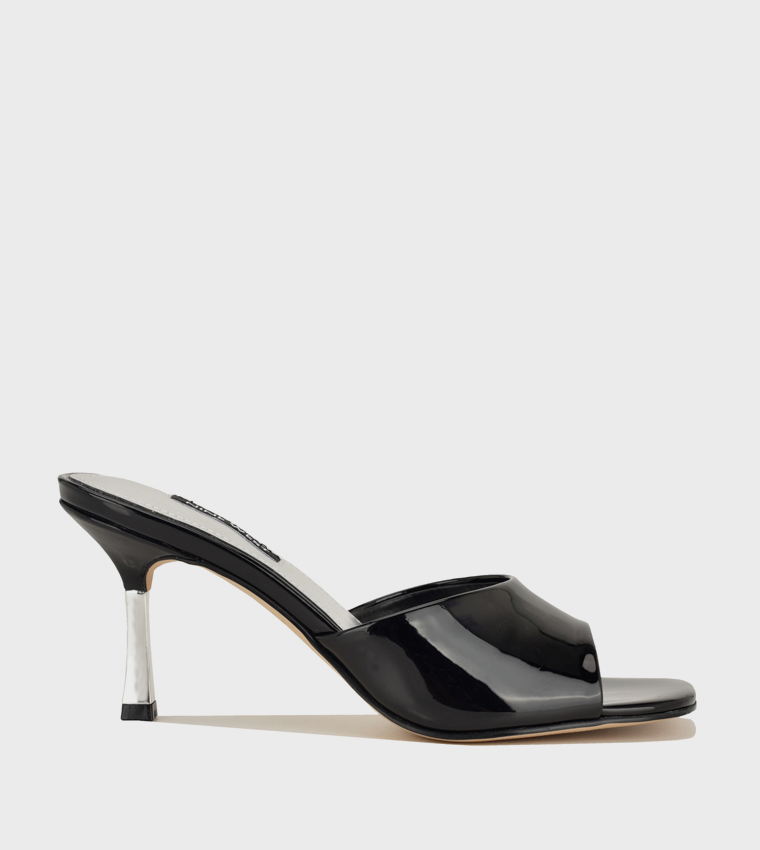 صندل نسائي لاميل بكعب ومقدمة مربعة