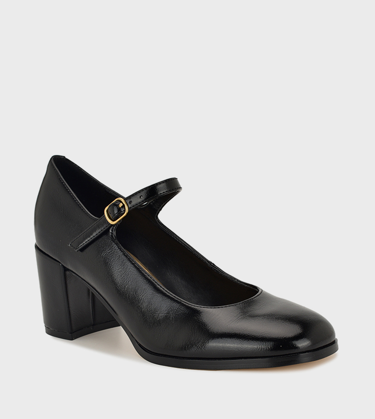 حذاء ماري جين 