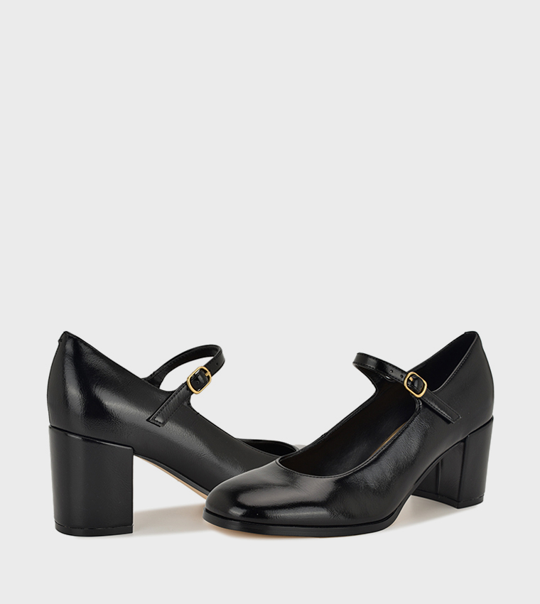 حذاء ماري جين 