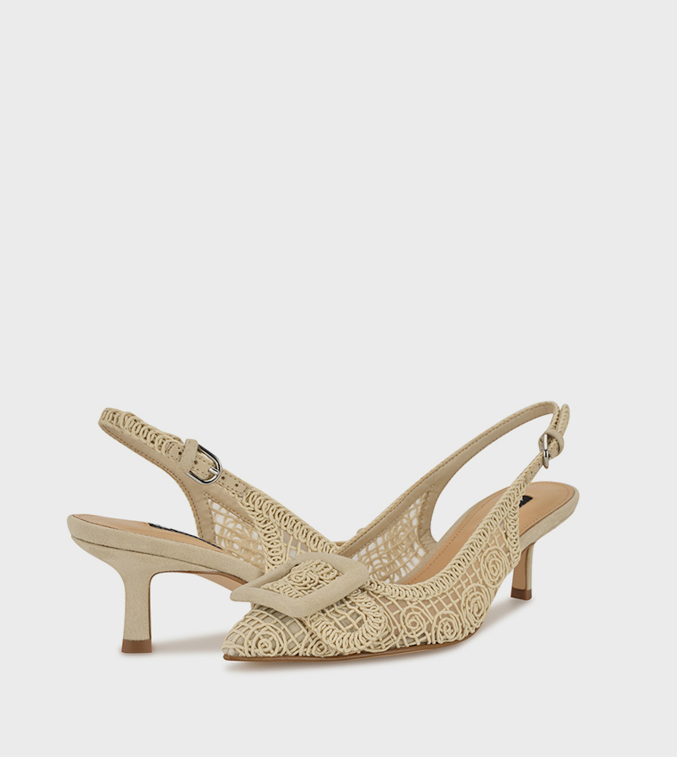 حذاء بحزام خلفي ومقدمة مدببة