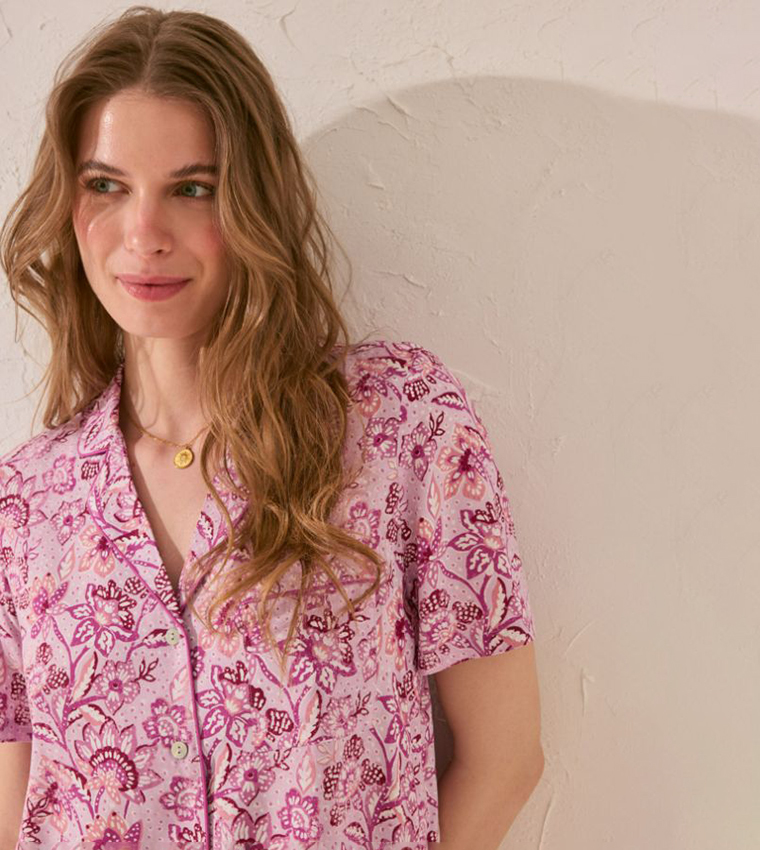 طقم بيجاما فيسكوز كابري بأكمام قصيرة وطبعة 