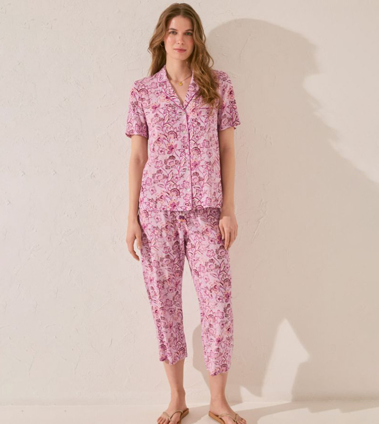 طقم بيجاما فيسكوز كابري بأكمام قصيرة وطبعة 