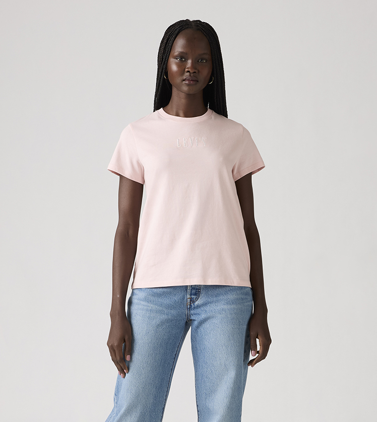 تيشيرت بأكمام قصيرة وتطريز شعار 