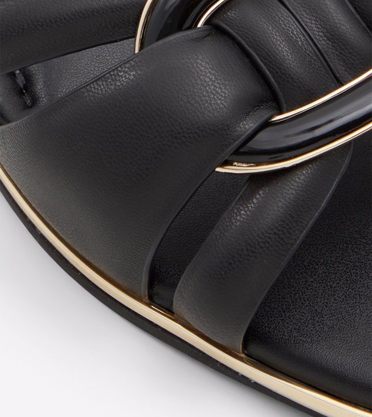 YESENIA Accessory Detail Flat Sandals