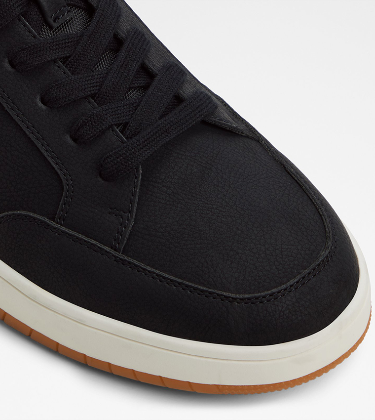 سنيكرز برباط