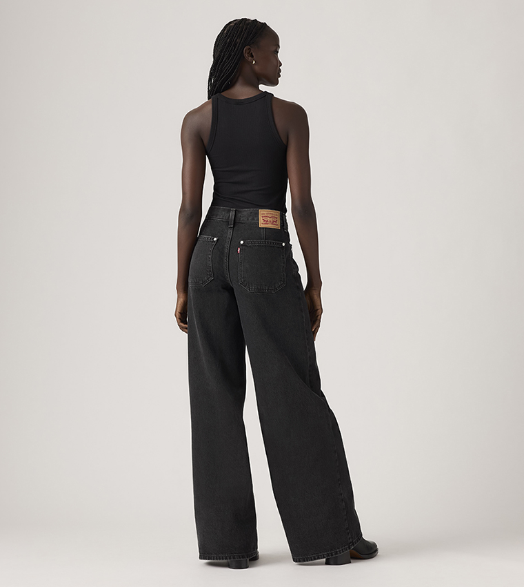 جينز مغسول واسع 