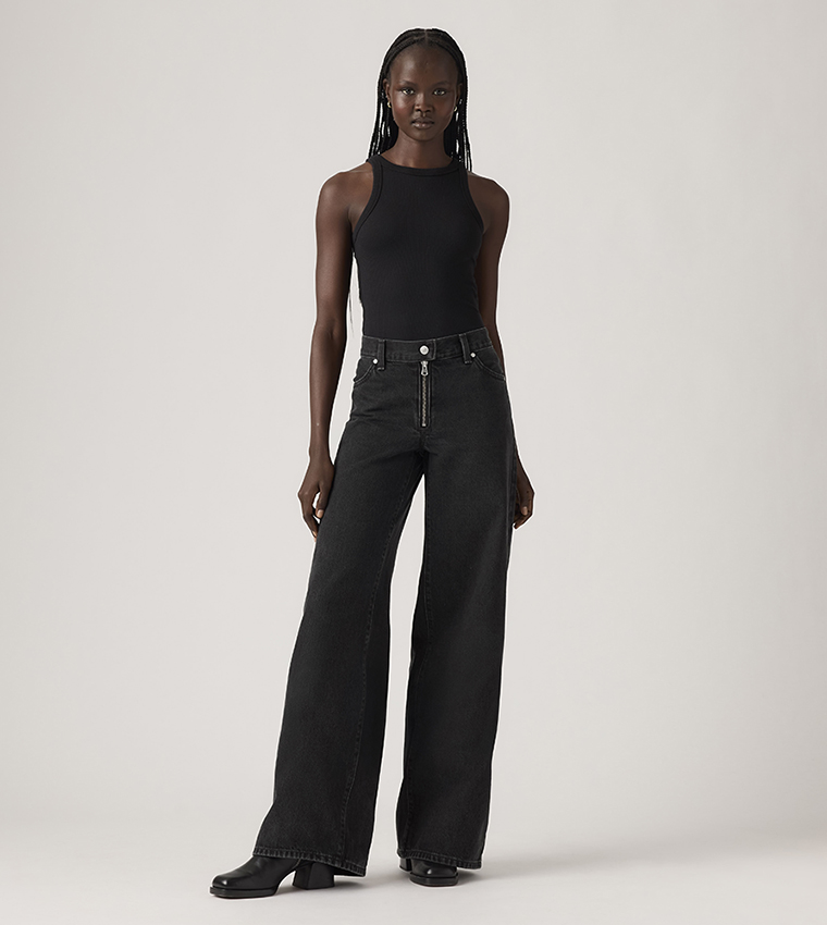 جينز مغسول واسع 