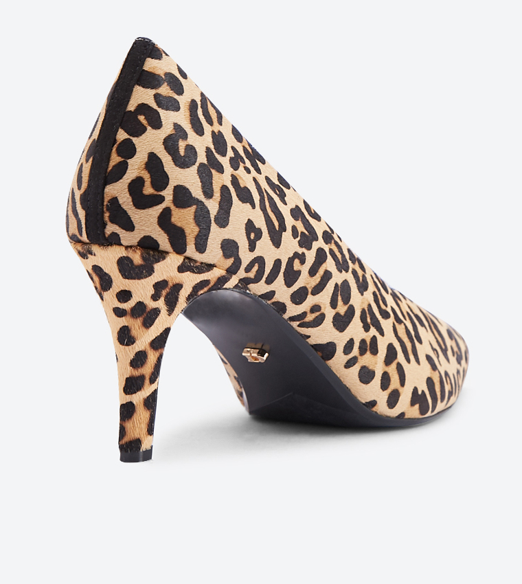 Vamp court shoes on sale