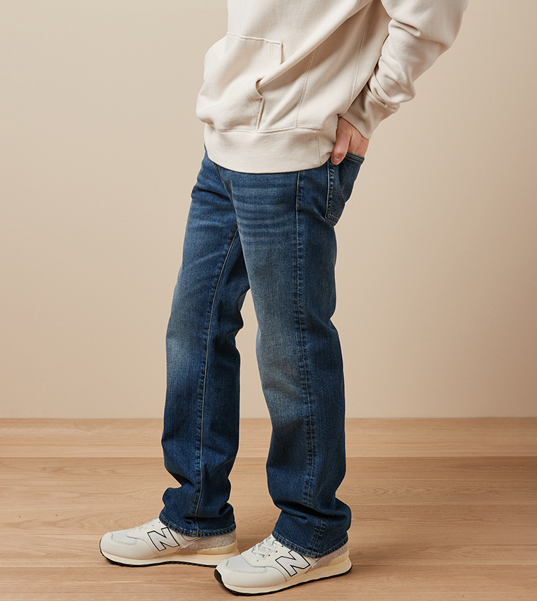 Flex Relaxed Straight Fit Jeans