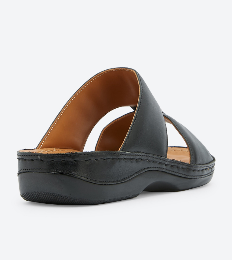 Round Toe Buckle Closure Slipper - Black