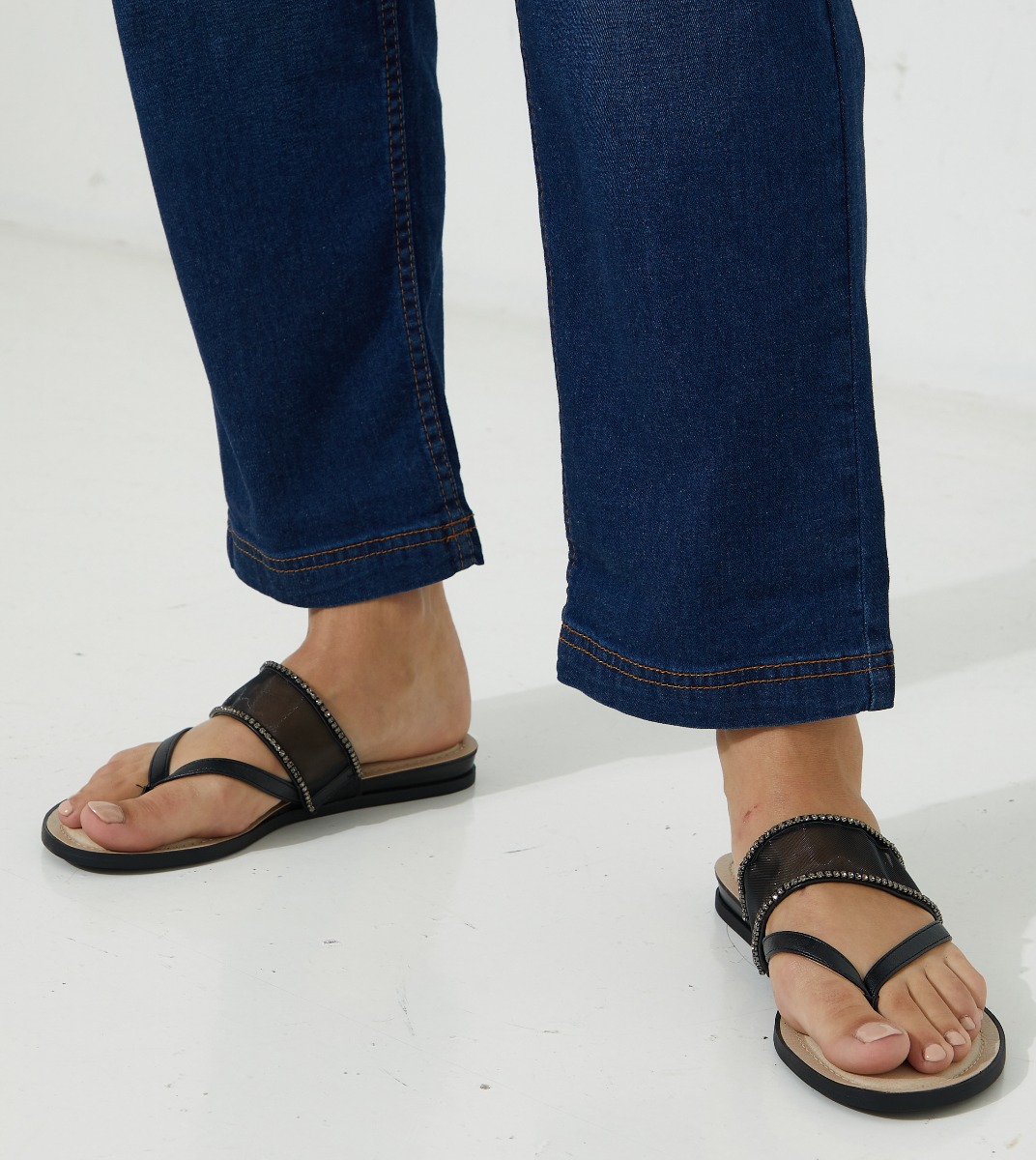 RADIANT GLOW Embellished Flat Sandals