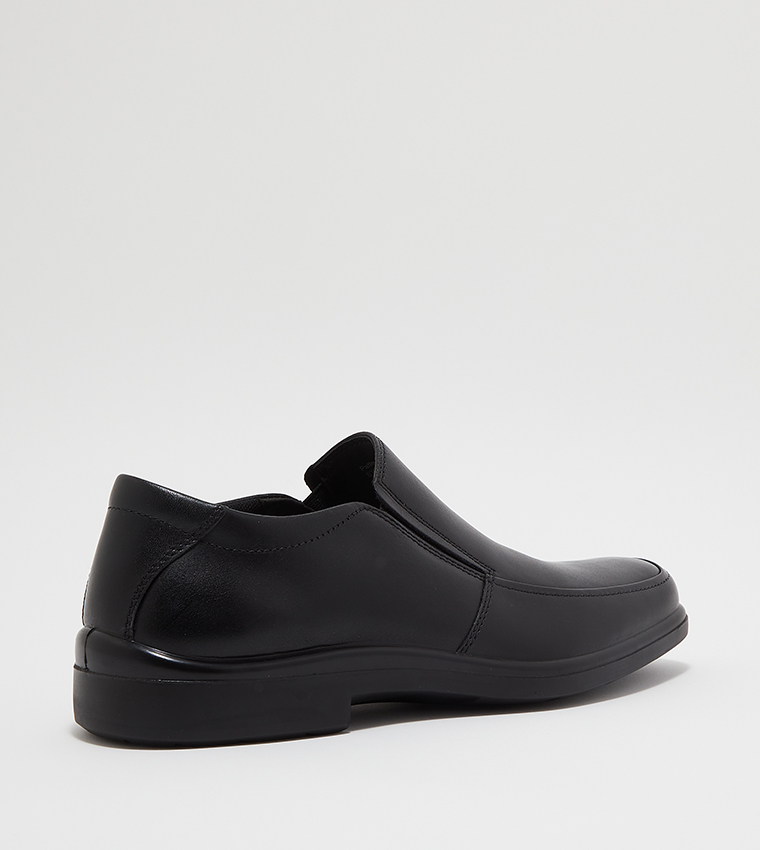 Buy Hush Puppies Plain Toe Slip On Formal Shoes In Black | 6thStreet UAE