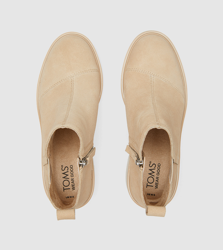 MAUDE Round Toe Chelsea Boots