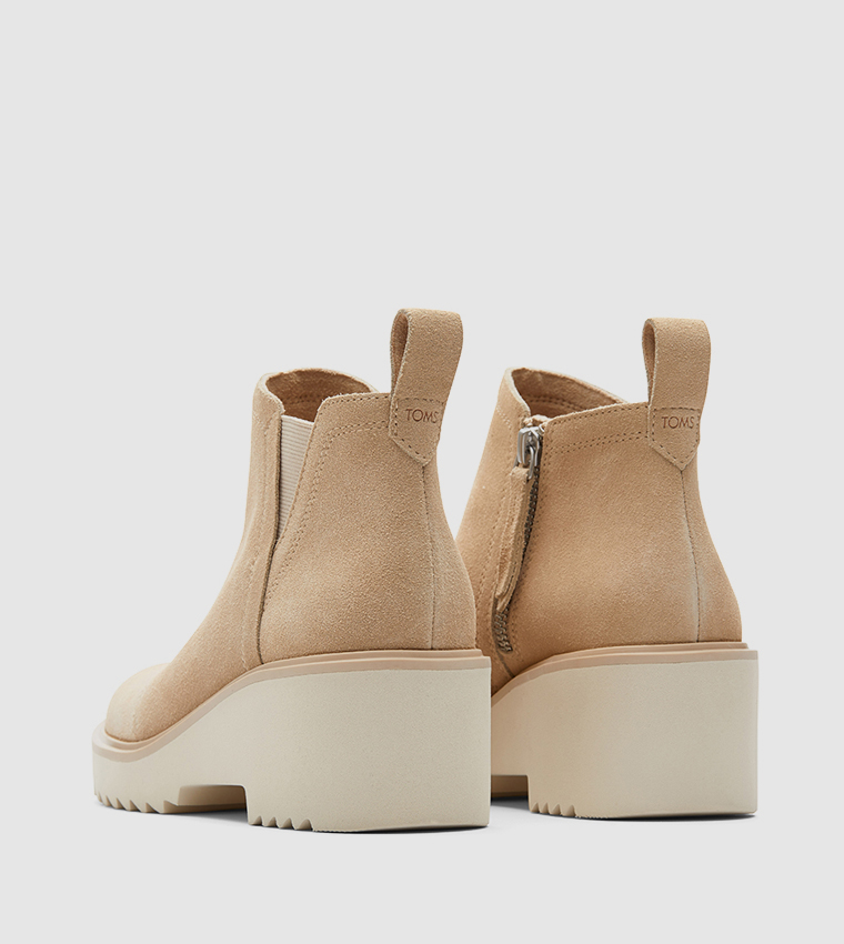 MAUDE Round Toe Chelsea Boots