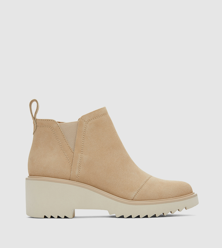 MAUDE Round Toe Chelsea Boots