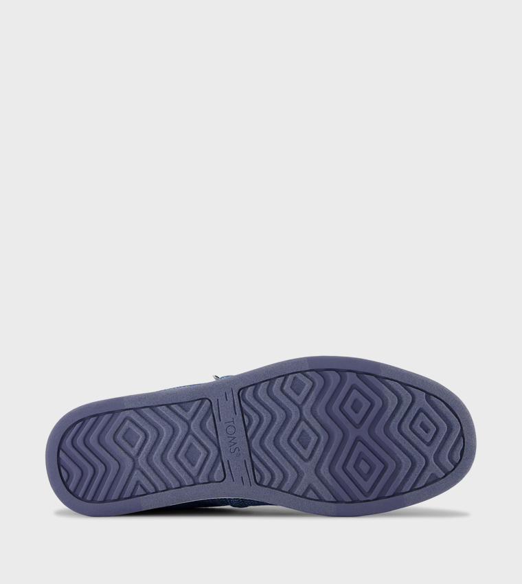 Round Toe Striped Slip-On Shoes