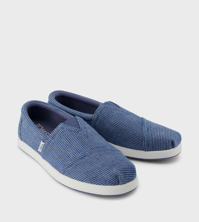 Round Toe Striped Slip-On Shoes