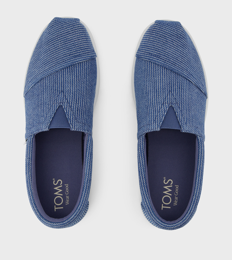 Round Toe Striped Slip-On Shoes