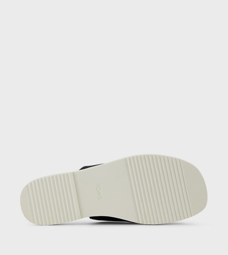 MAE Criss-Cross Casual Sandals
