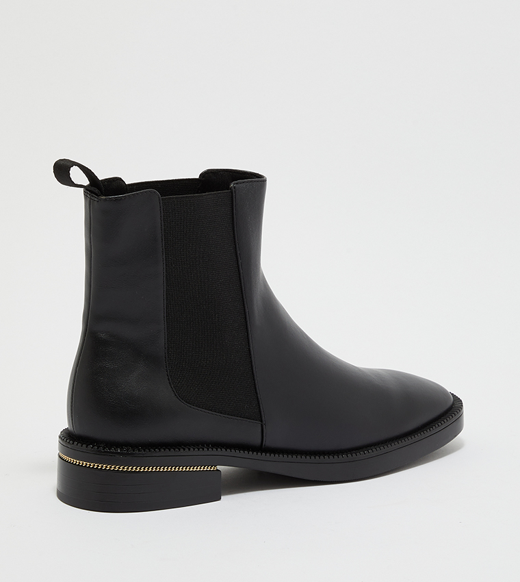 Raid apple black hot sale studded chelsea boots