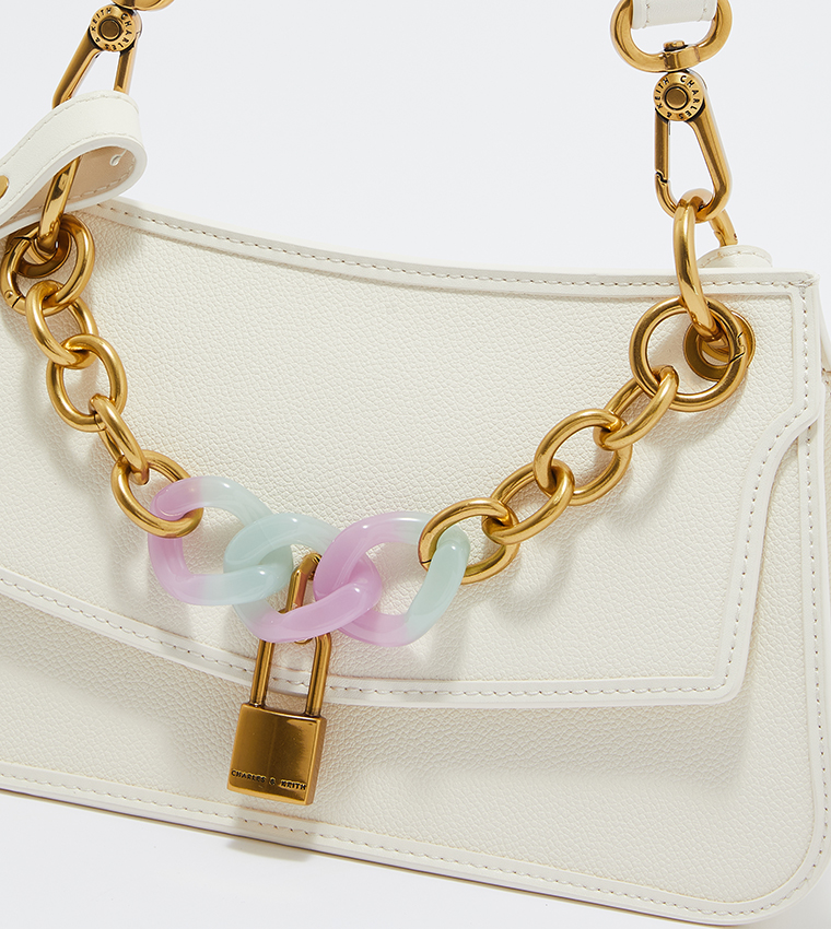 حقيبة باغيت بإبزيم وسلسلة باللون الذهبي 