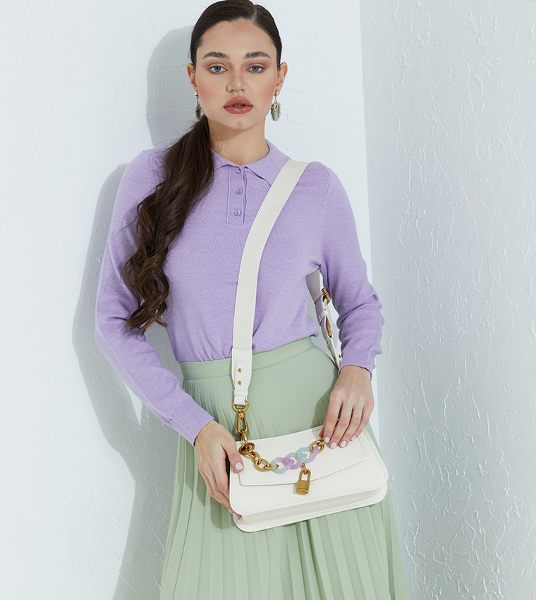 حقيبة باغيت بإبزيم وسلسلة باللون الذهبي 