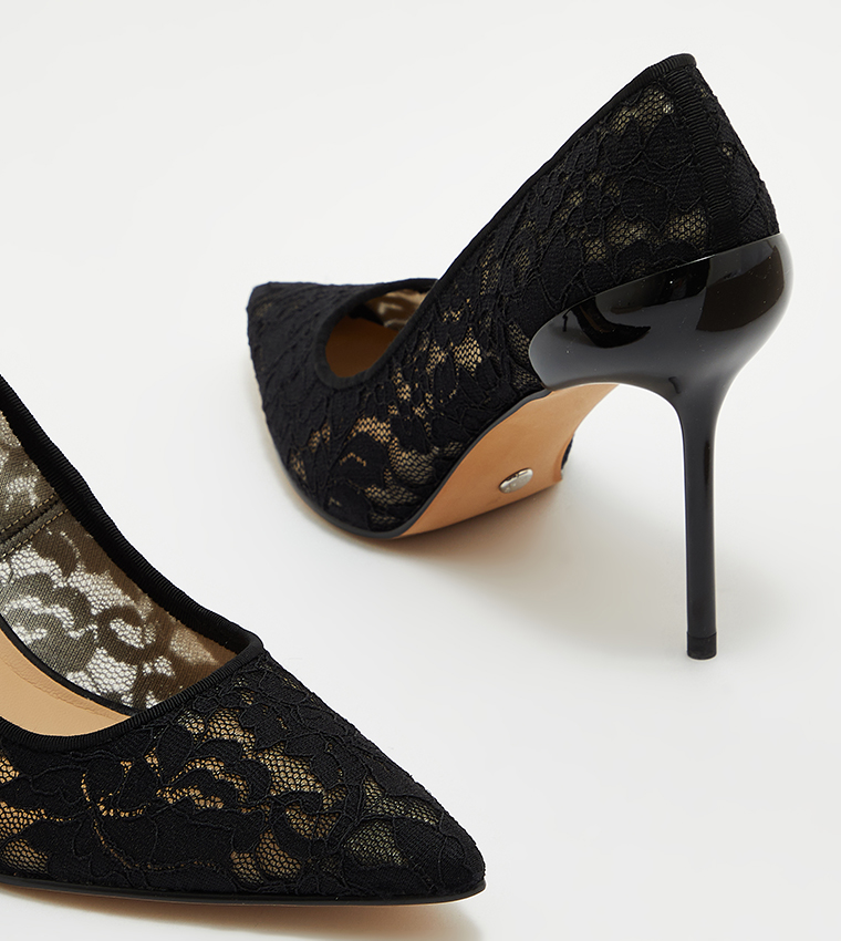 حذاء كعب دانتيل بمقدمة مدببة 