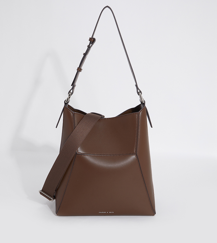 Geometric discount shoulder bag