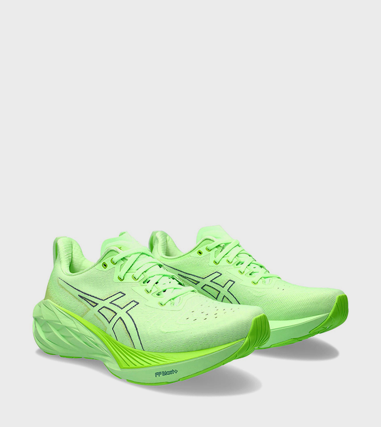 NOVABLAST 4 Lace Up Running Shoes