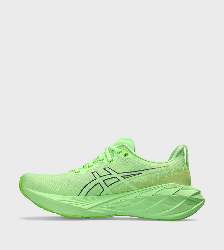 NOVABLAST 4 Lace Up Running Shoes