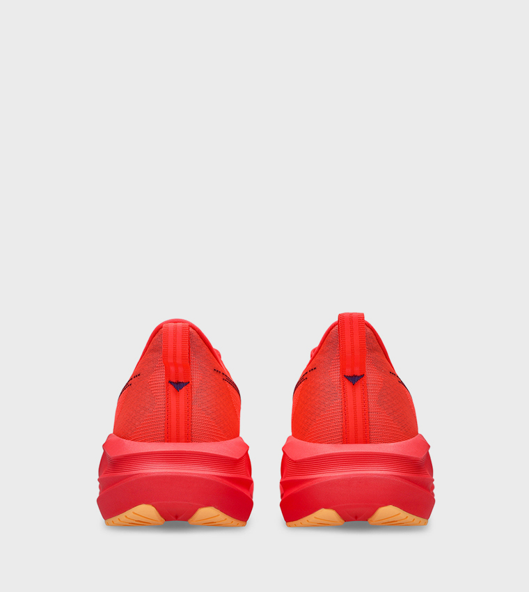 NOVABLAST 5 Running Shoes