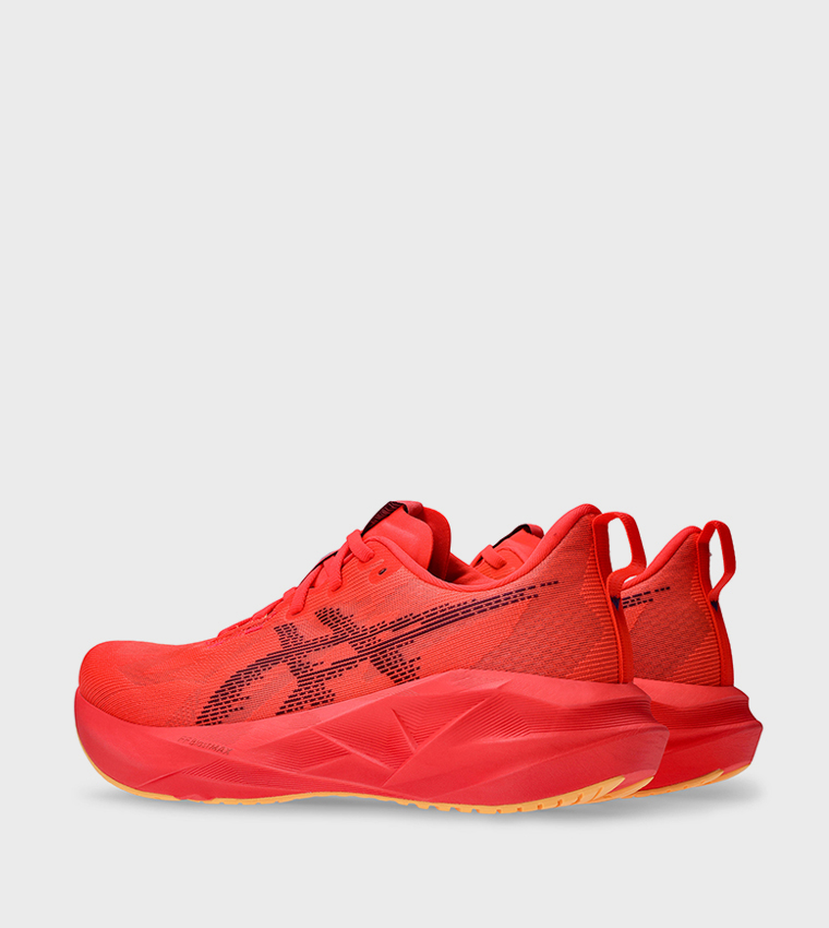 NOVABLAST 5 Running Shoes