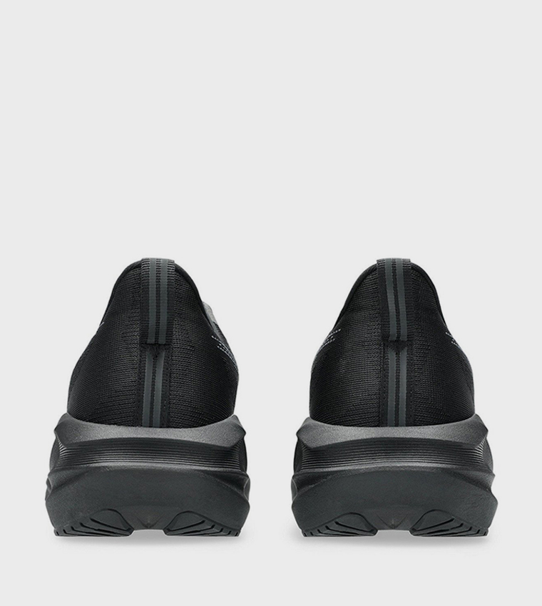 NOVABLAST 5 Lace Up Running Shoes