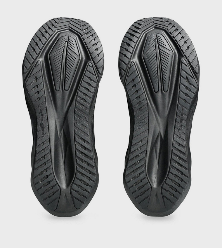 NOVABLAST 5 Lace Up Running Shoes