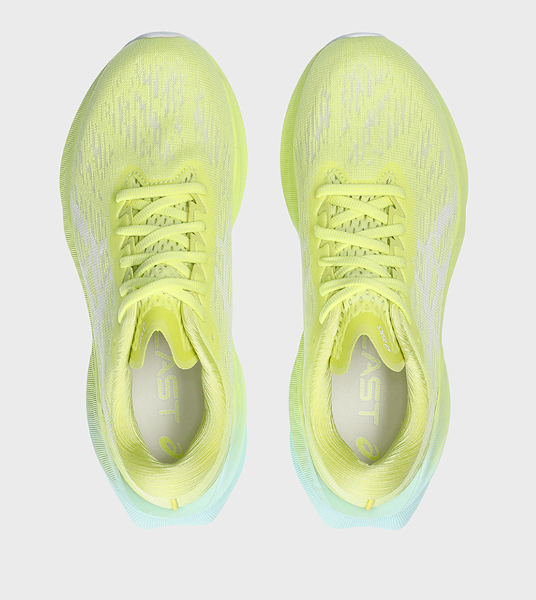 NOVABLAST Lace-Up Running Shoes