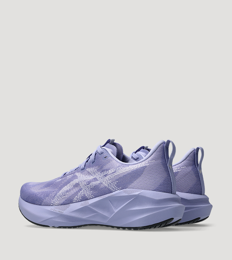 NOVABLAST 5 Textured Running Shoes