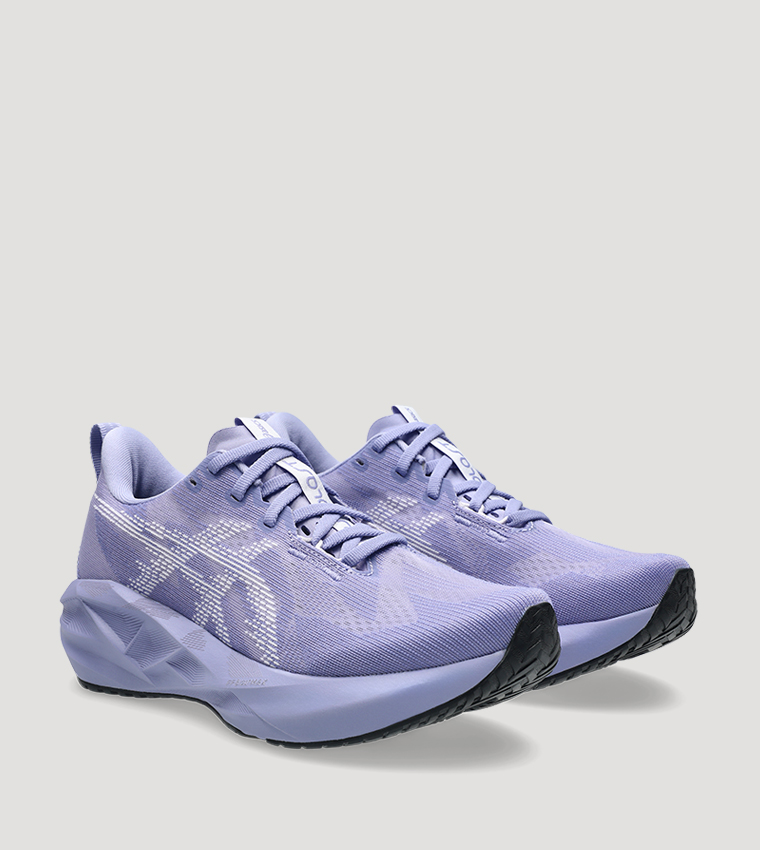 NOVABLAST 5 Textured Running Shoes