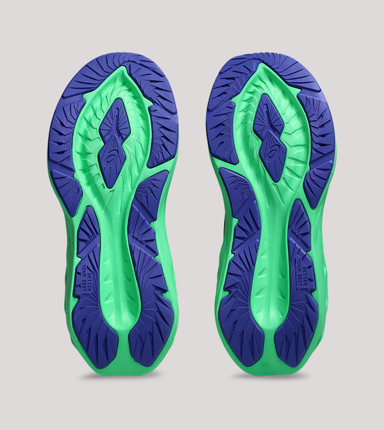 NOVABLAST 5 GS Textured Running Shoes