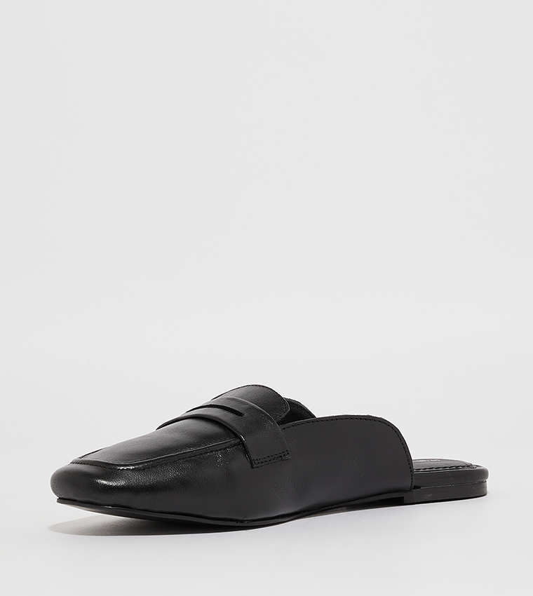 Buy Hush Puppies PARIS Textured Square Toe Mules In Black | 6thStreet UAE