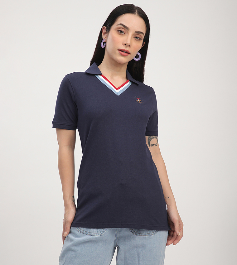 تي شيرت بولو بأكمام قصيرة مطرز بالشعار