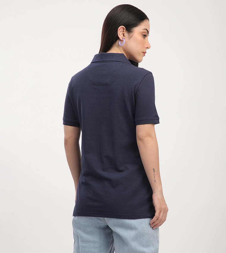 تي شيرت بولو بأكمام قصيرة مطرز بالشعار