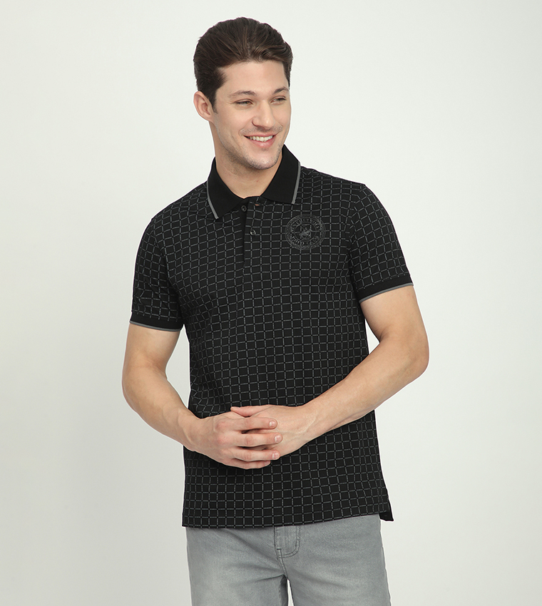 تيشيرت بولو بأكمام قصيرة وشعار  