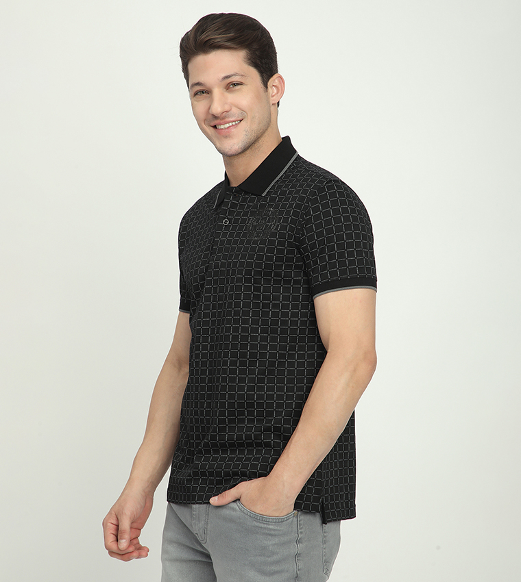 تيشيرت بولو بأكمام قصيرة وشعار  