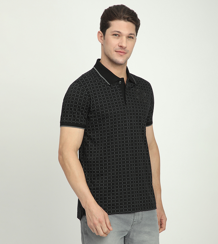 تيشيرت بولو بأكمام قصيرة وشعار  